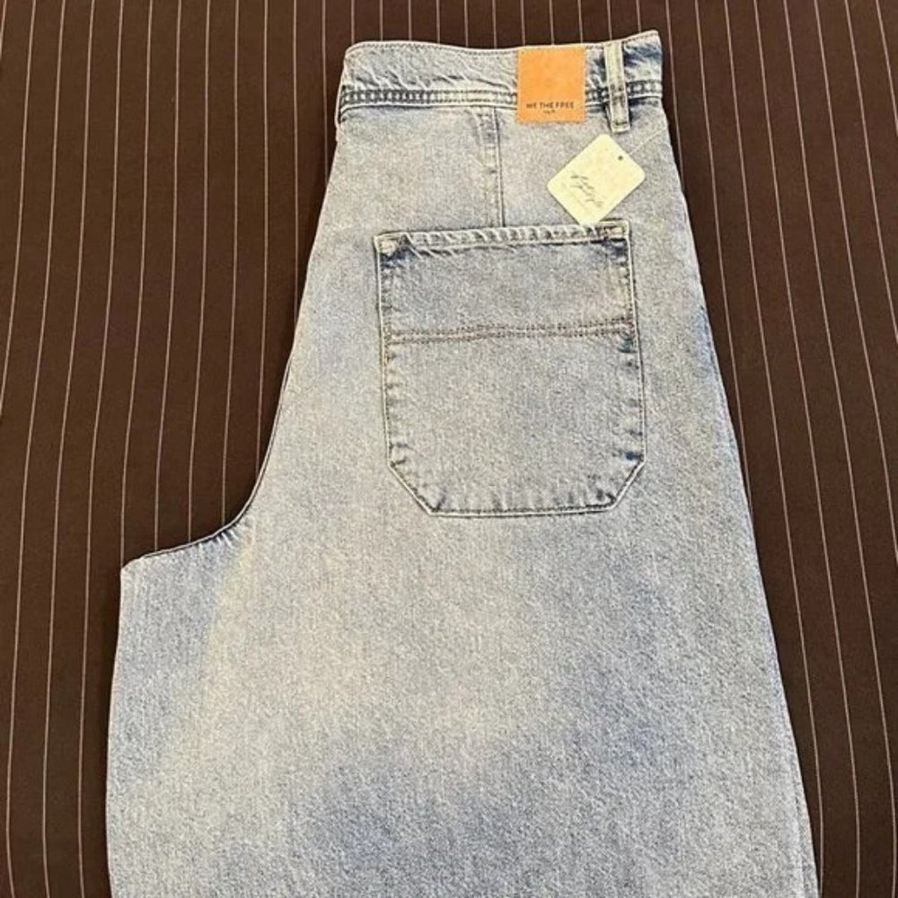 NWT Free People Wide Leg Jeans Size: 33